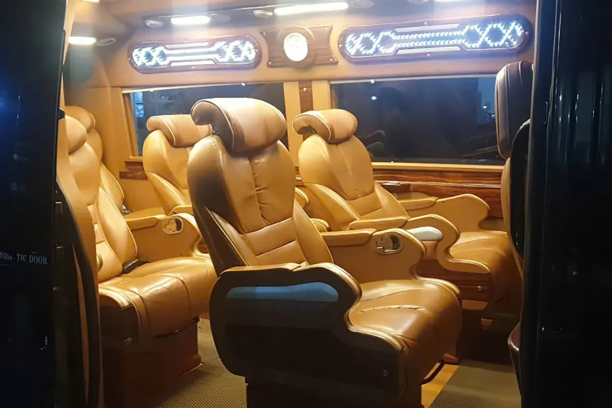 LimousineBus_optimized Limousine Bus